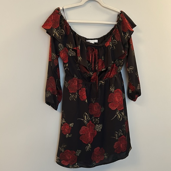 Cupcakes and Cashmere - Picture 3 of 3